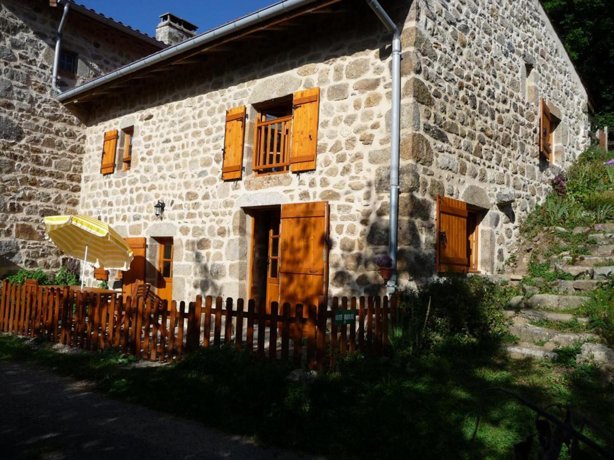 Charmant Gite Avec Terrasse, Cheminee Et Jardin, A Proximite Des Bois, Animaux Acceptes - Fr-1-496-205 Saint-Jean-Soleymieux Dış mekan fotoğraf